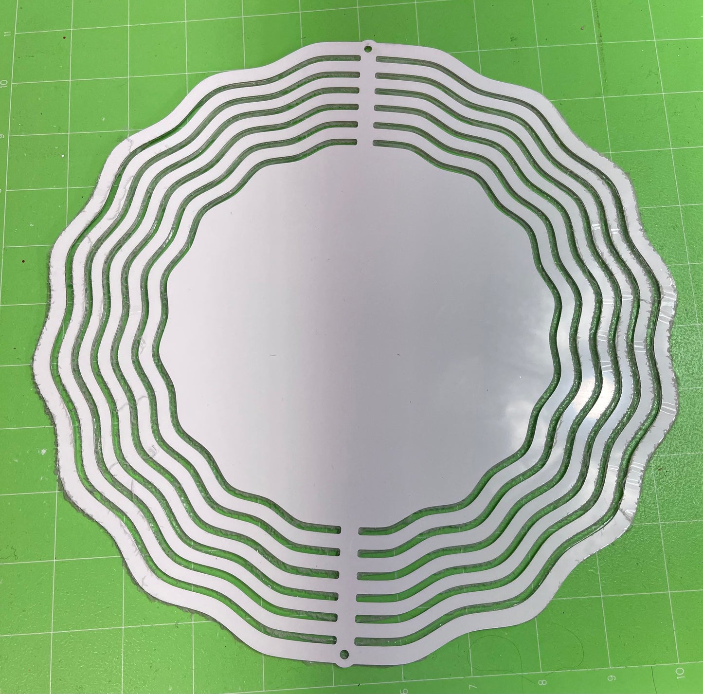 10 inch round wind spinner